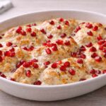 Праздничное сливочное куриное филе с гранатовым соусом Праздничное сливочное куриное филе с гранатовым соусом